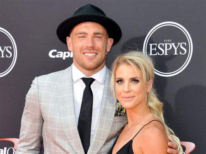 Julie Ertz Biography: Boyfriend or Girlfriend, Family, Salary & Net Worth