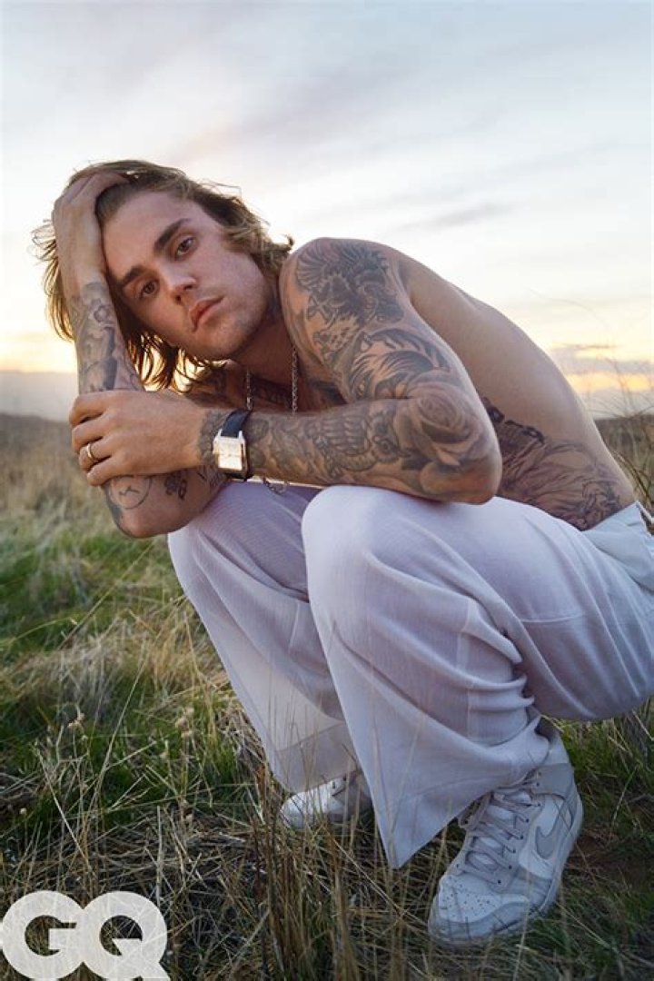 He Goes Shirtless & Hangs Upside Down – Hollywood Life