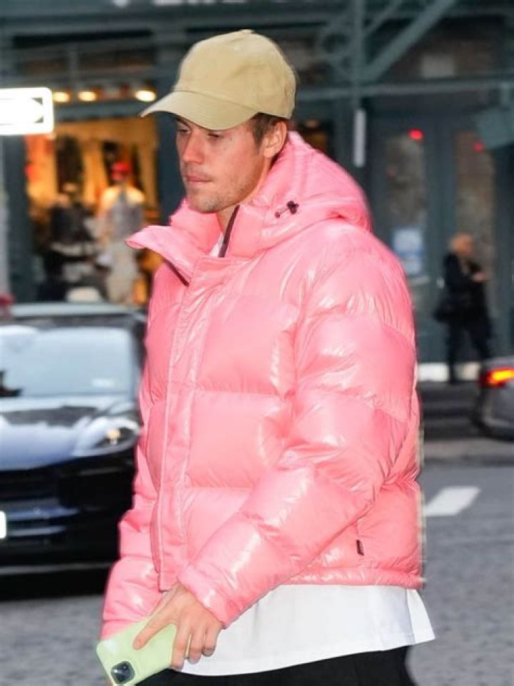Justin Bieber Sports Wild Hot Pink Outfit As He Gears Up For ‘SNL’ Performance In NYC — Pics
