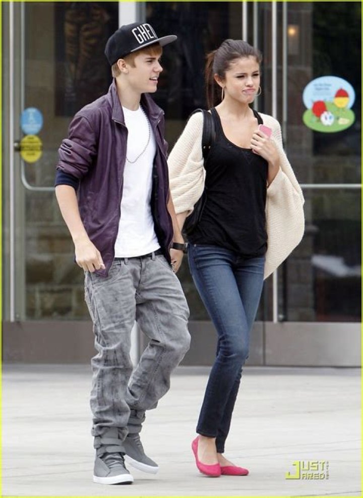 Justin Bieber & Selena Gomez: Are They In Canada Together?