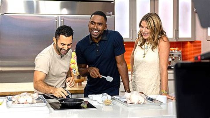 Justin Sylvester Pushes Jenna Bush Hager On The ‘Today’ Show: Video – Hollywood Life