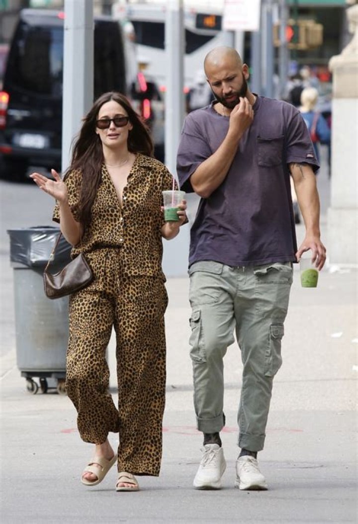 Kacey Musgraves & Boyfriend Cole Schafer Split After 2 Years of Dating – Hollywood Life