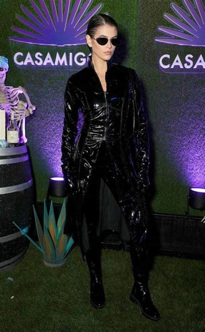 Kaia Gerber’s ‘Matrix’ Halloween Costume 2018 — PHOTO – Hollywood Life