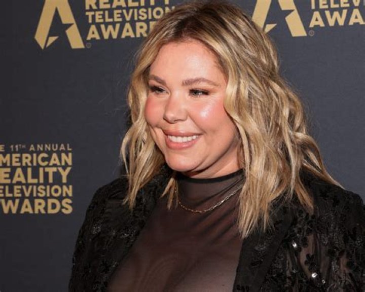 Kailyn Lowry Claps Back After Fan Assumes She Gave Birth Already – Hollywood Life