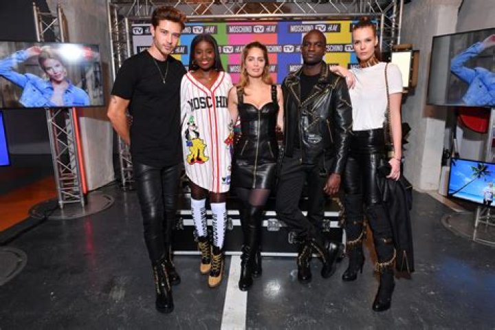 
Kamil Lachowski-Ewron Height, Weight, Net Worth, Age, Birthday, Wikipedia, Who, Nationality, Biography 