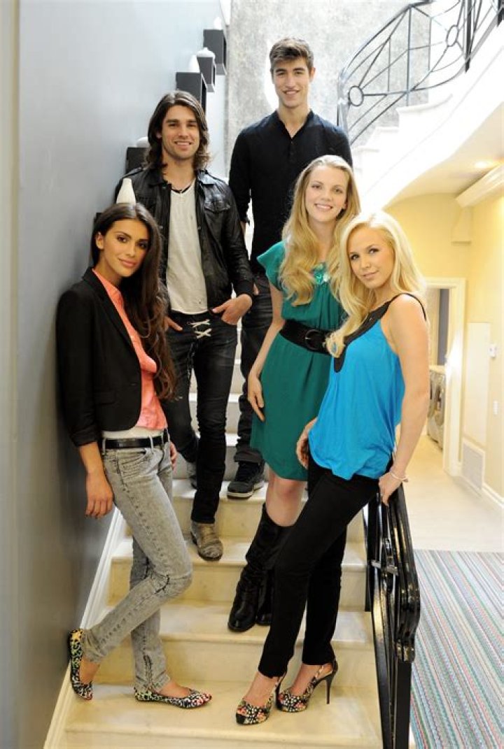 Kara Killmer Bra Size, Age, Weight, Height, Measurements