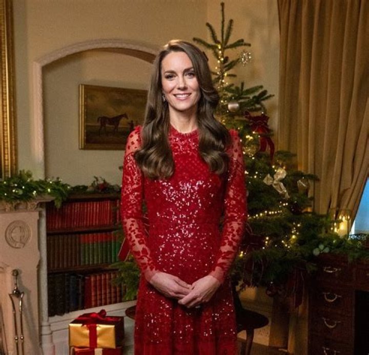 Kate Middleton Puts ‘Final Touches’ On Royal Christmas Tree In Video – Hollywood Life
