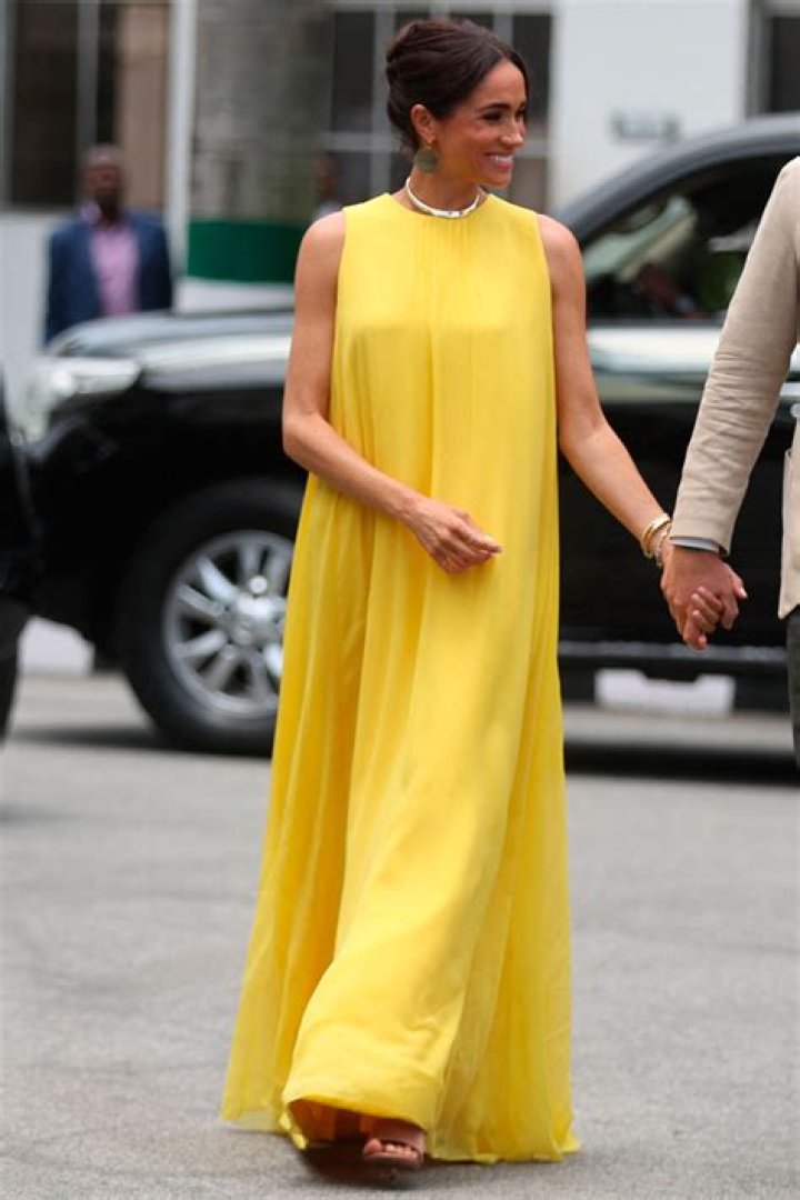 Kate Middleton Vs Meghan Markle’s Yellow Dress — See Trendy Hue – Hollywood Life