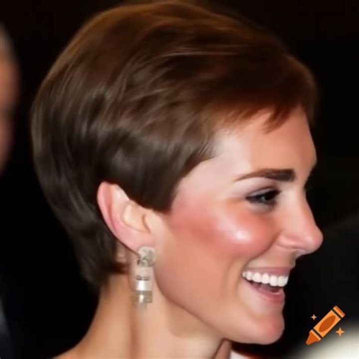 New Haircut – Pics – Hollywood Life