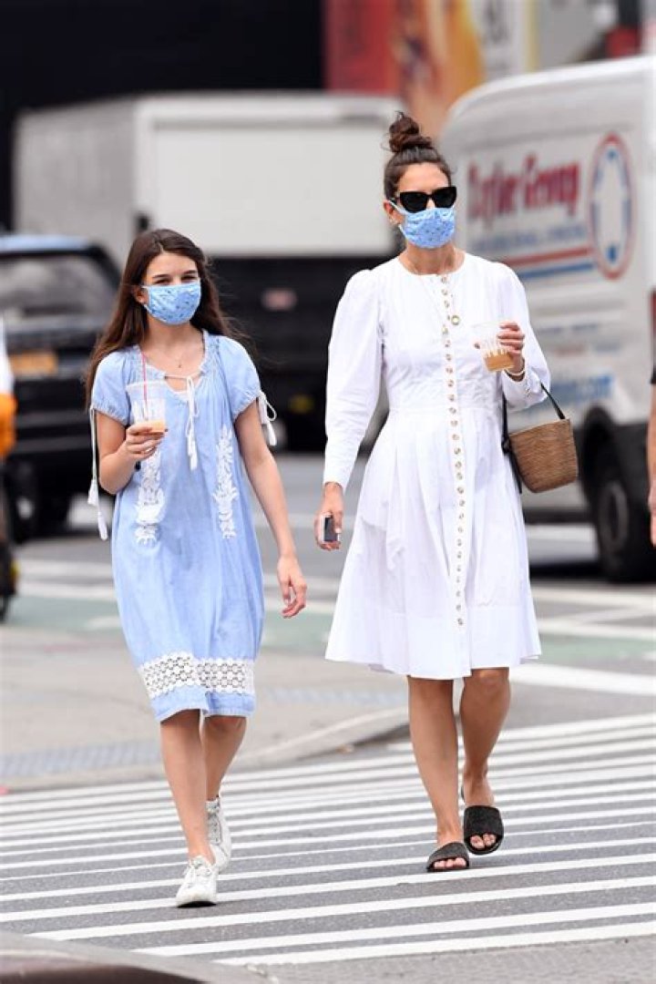 Katie Holmes & Mini-Me Daughter Suri Cruise, 14, Step Out For Smoothies In Pretty Summer Dresses