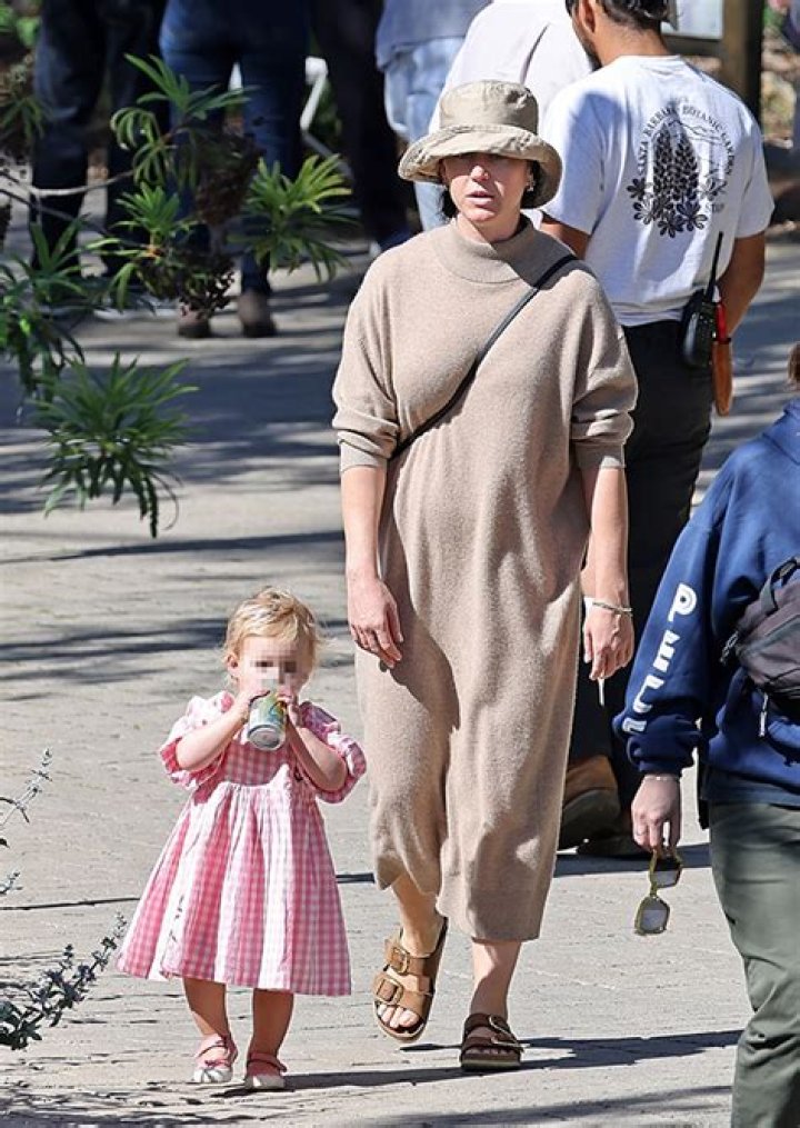Katy Perry & Orlando Bloom Visit Venice With Daughter Daisy