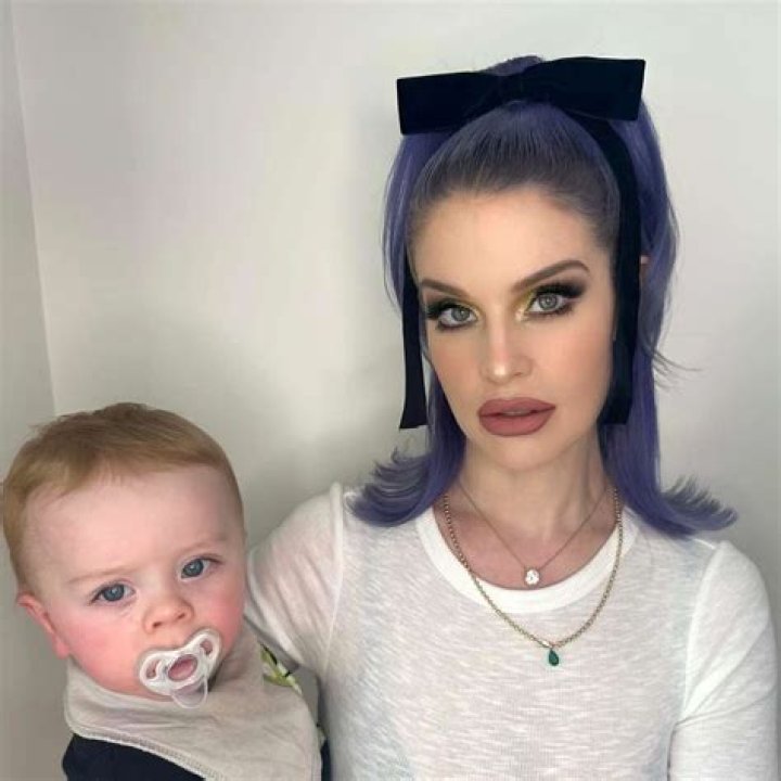 Kelly Osbourne Poses in Rare Photo With Son Sidney, 1, for Glam Selfie: ‘Milf Monday’