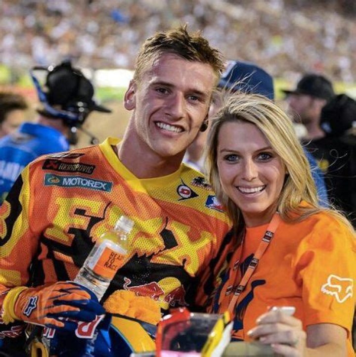 Ken Roczen is Married to Wife: Courtney Savage. Kids.