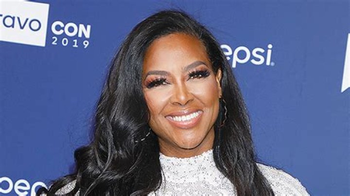 Kenya Moore Bringing ‘Receipts’ To ‘RHOA’ Reunion To Uncover ‘Villain’ – Hollywood Life