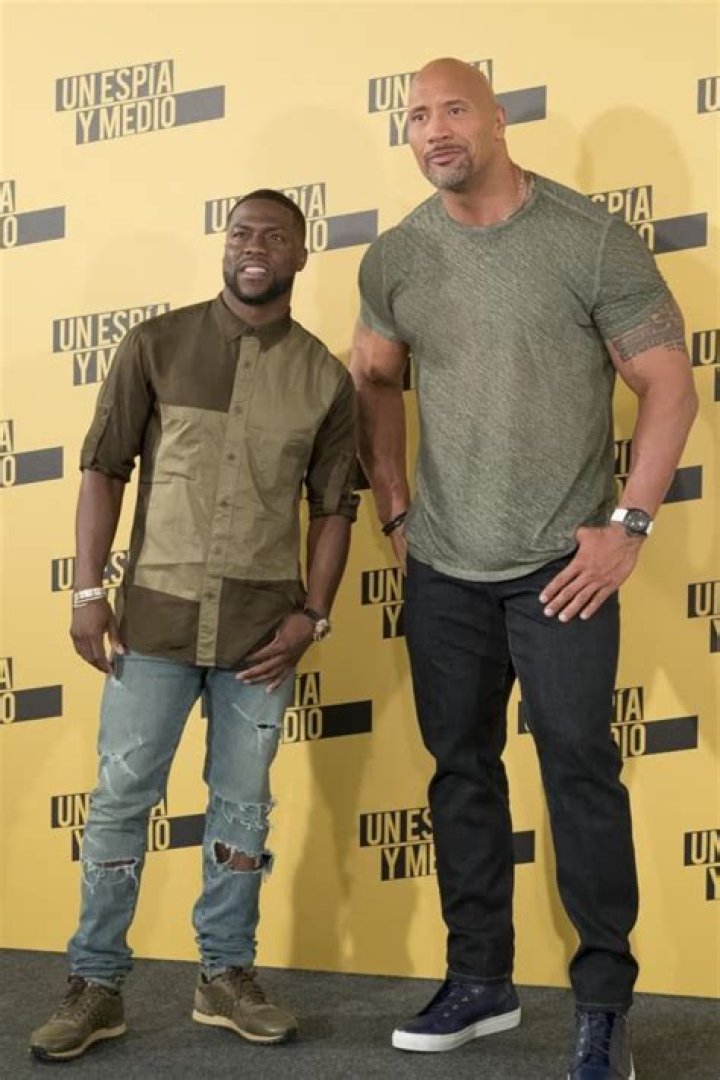 Kevin Hart’s Height Difference Against The Rock & More Co-Stars – Hollywood Life
