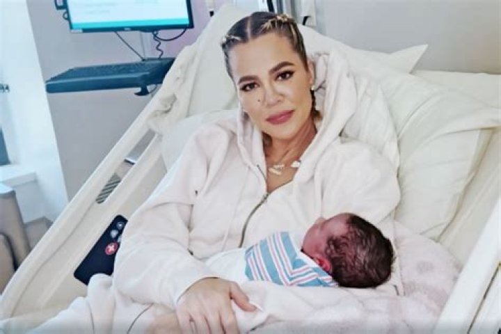 Khloe Kardashian Arrives At Hospital To Meet Her New Nephew — Pic