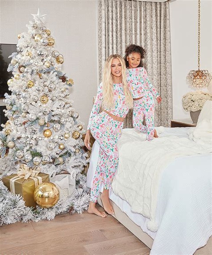 Khloe Kardashian & Kris Jenner Snuggle Up In Christmas Photo Shoot – Hollywood Life