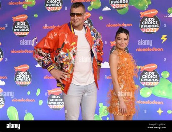 Kids’ Choice Awards Exclusive Promo: Rob Gronkowski Gets Slimed By Miranda Cosgrove