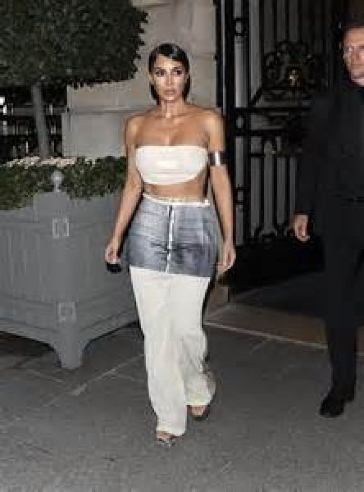 Kim Kardashian Rocks Tube Top While Out With Natalie Halcro & More – Hollywood Life