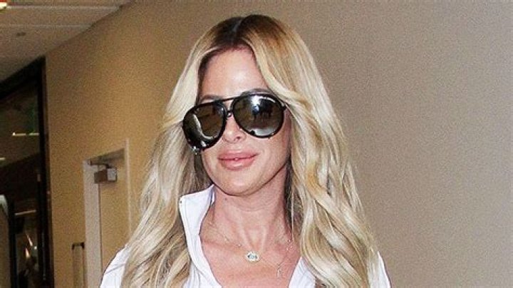 Kim Zolciak Claps Back After She’s Accused Of Photoshopping New Swimsuit Pic: ‘Watch My Story’
