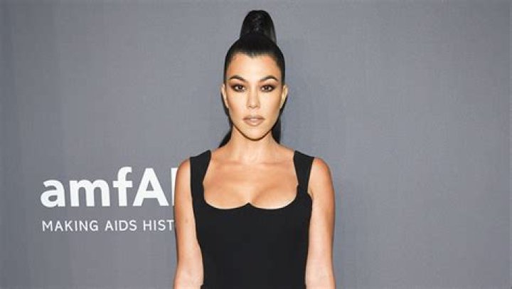 Kourtney Kardashian Reveals The Easy ‘Keto Hacks’ That Help Her Stick To Her Diet & Resist Dessert