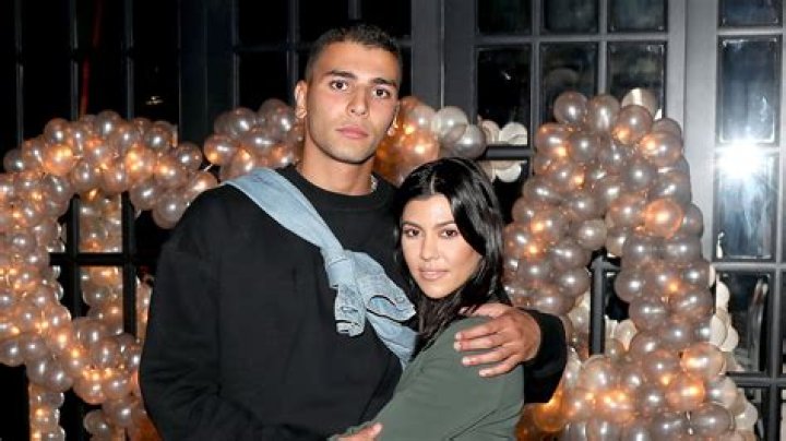 Kourtney Kardashian & Younes Bendjima Had ‘Chemistry’ At 40th Birthday – Hollywood Life