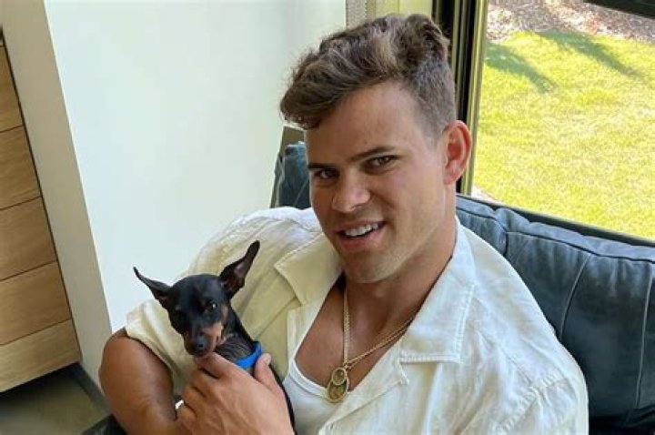 Kris Humphries – Hollywood Life