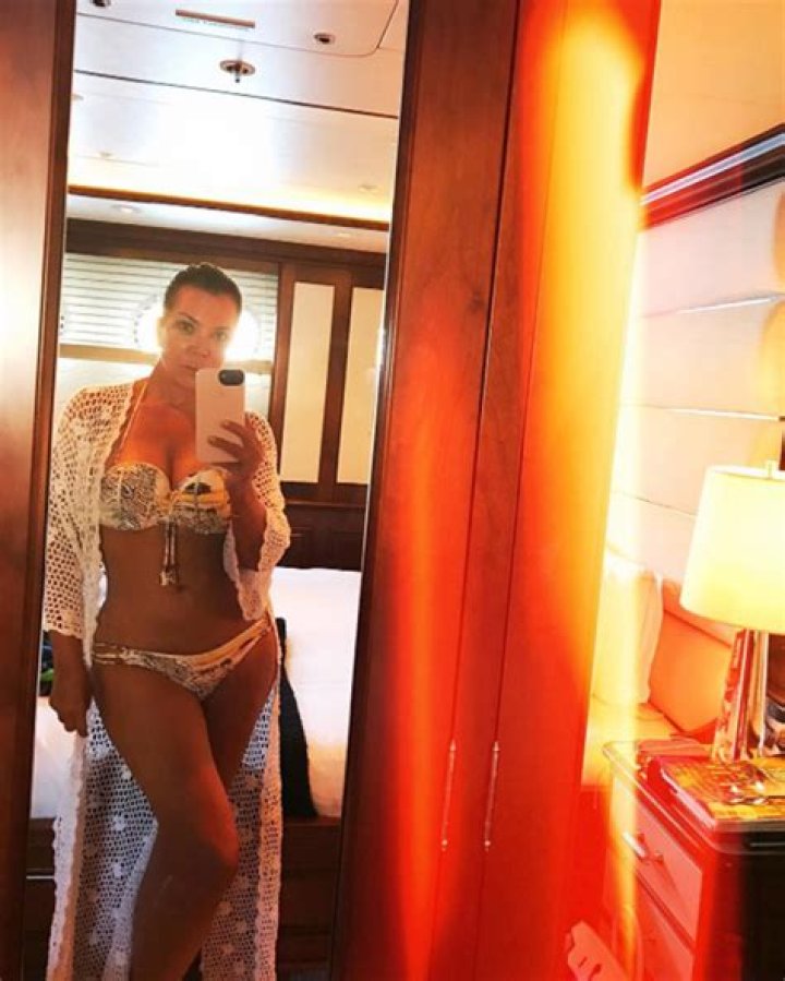 Kris Jenner’s Super Hot Bikini Selfie: Challenging Kim Kardashian As Selfie Queen? See Pic