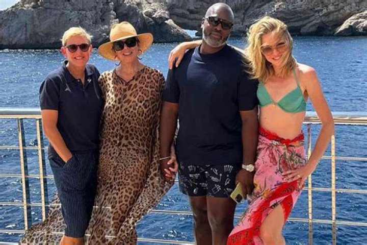 Kris Jenner & Corey Gamble’s Yacht Vacation In Capri: Photo – Hollywood Life