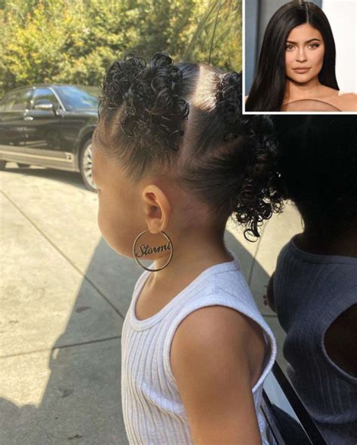 Kylie Jenner’s Daughter Stormi, 2, Looks So Grown Up Wearing Hoop Earrings In New Pics