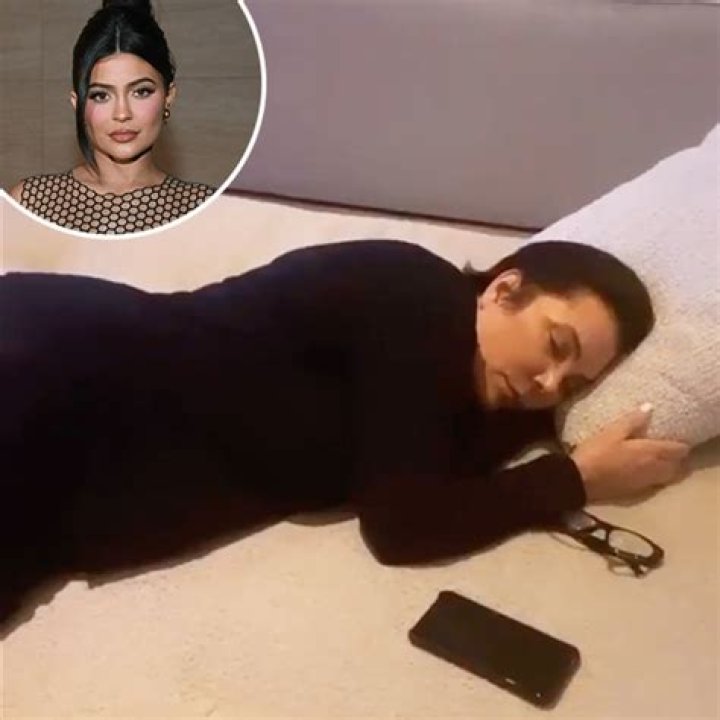 Kylie Jenner Tries Scaring Mom Kris While She’s Sleeping — Watch The Matriarch’s Unbelievable Reaction