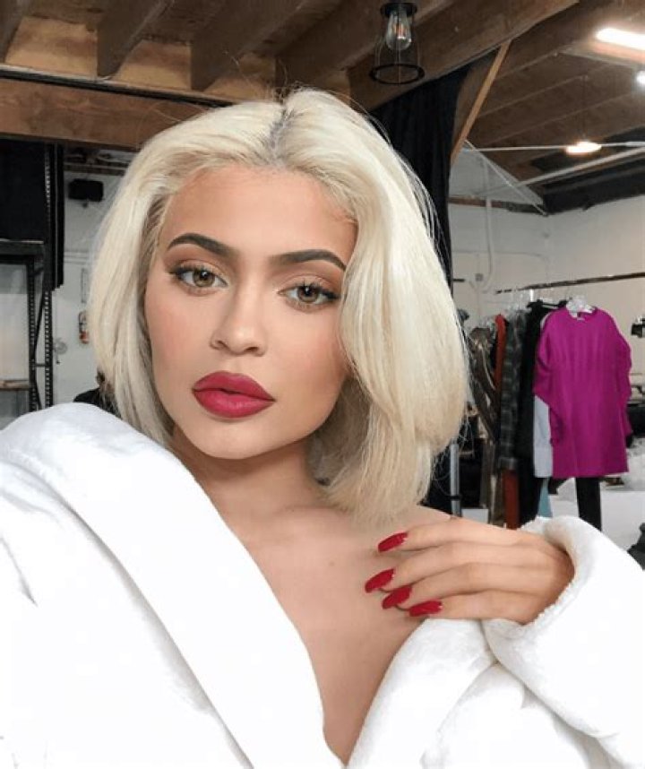 Kylie Jenner Shows Off Short, Honey-Blonde Hair In New Makeup-Free Video
