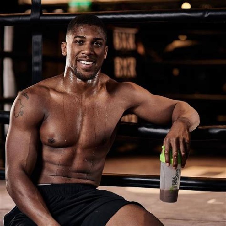 La La Anthony Reveals Workout Routine & What She Eats In A Day: Interview – Hollywood Life