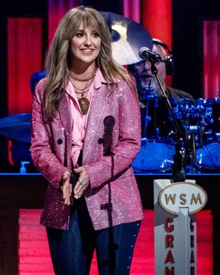 Romance Confirmed – Hollywood Life