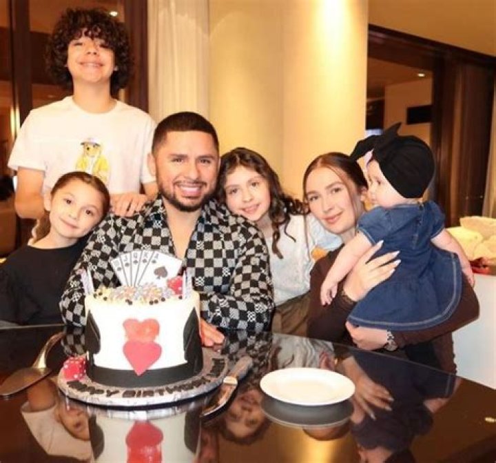 Larry Hernandez is Married to Wife: Kenia Ontiveros. 5 Kids.