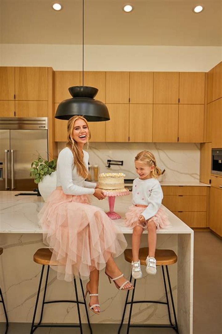 Lauren Luyendyk Reveals Arie Taught Himself How To Do An ‘Elsa Braid’ In Daughter’s Hair (Exclusive)