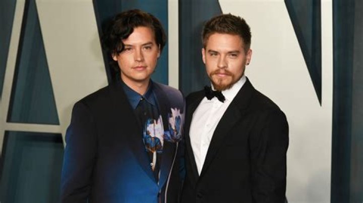 Lili Reinhart ‘Liked’ A Video Of Her Snubbing Ex Cole Sprouse At Comic-Con — Watch