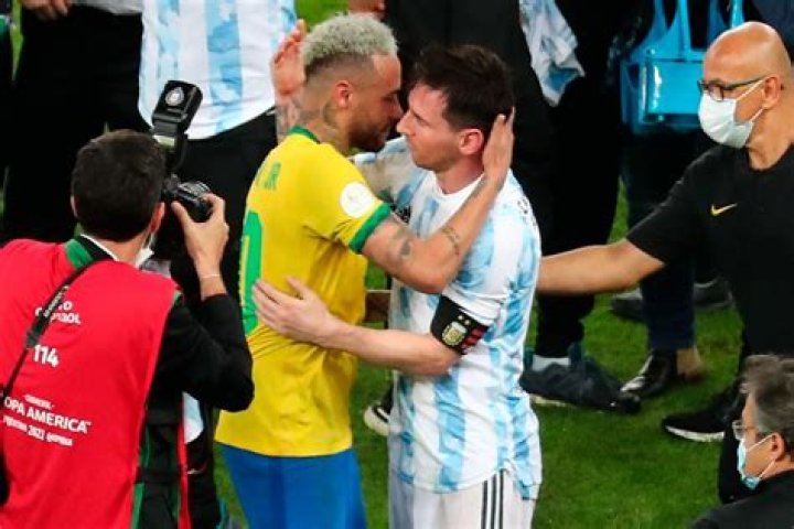 Lionel Messi & Neymar Hug After Argentina Wins Copa America Final – Hollywood Life