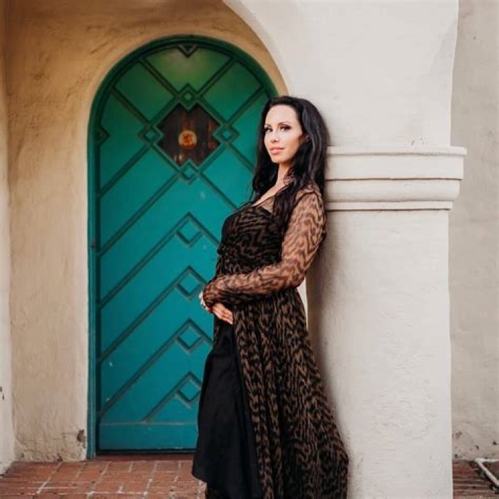 Lisa Lyon Height, Weight, Net Worth, Age, Birthday, Wikipedia, Who, Instagram, Biography