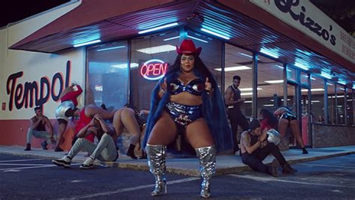 Lizzo Twerks In Bedazzled Bikini & Blue Fur Alongside Missy Elliott In ‘Tempo’ Video