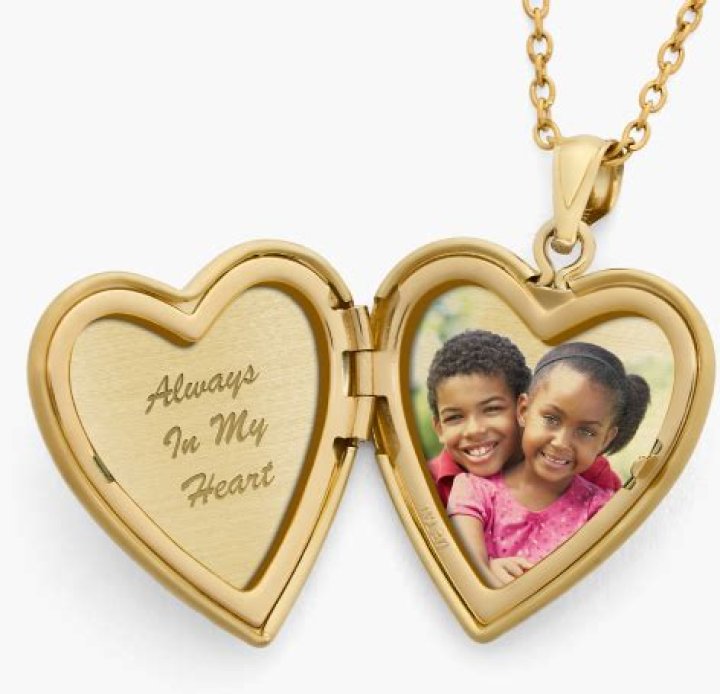 The Top Lockets With Pictures for 2024 – Reviews by Hollywood Life – Hollywood Life