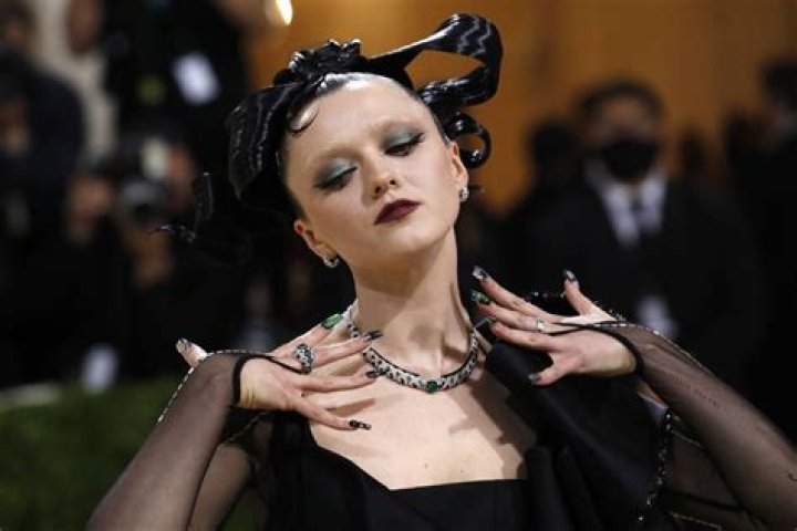 Wows In Black Dress — Photo – Hollywood Life