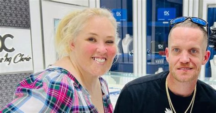 What To Know About Her Marriage & Past Exes – Hollywood Life