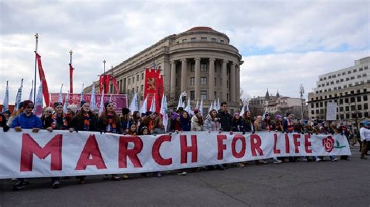 March For Your Lives: How You Can Join One Of The 450 Marches To Demand Gun Safety