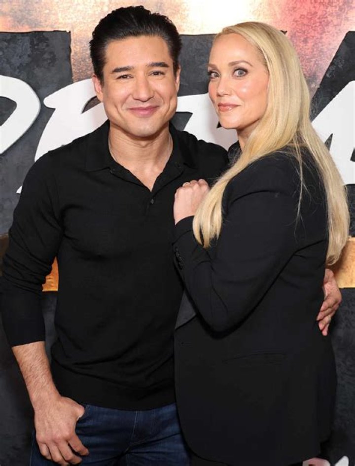 ‘Saved By The Bell’ Reboot’s First Pic – Hollywood Life