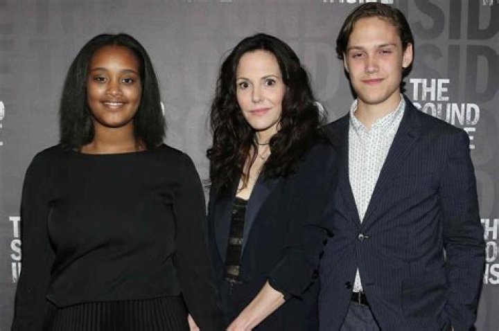 Meet The Tony Winner’s Son & Daughter – Hollywood Life