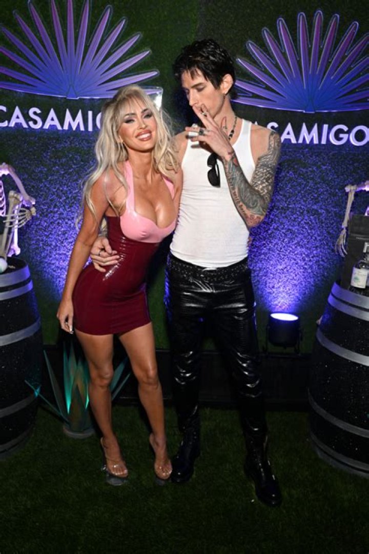 Megan Fox & Machine Gun Kelly Pamela Anderson Tommy Lee Halloween 2022 – Hollywood Life