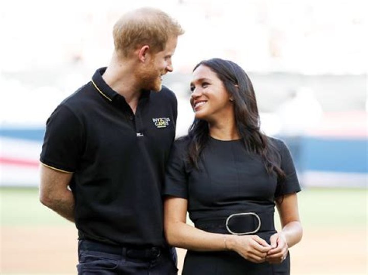 Watch Their Sweet PDA – Hollywood Life