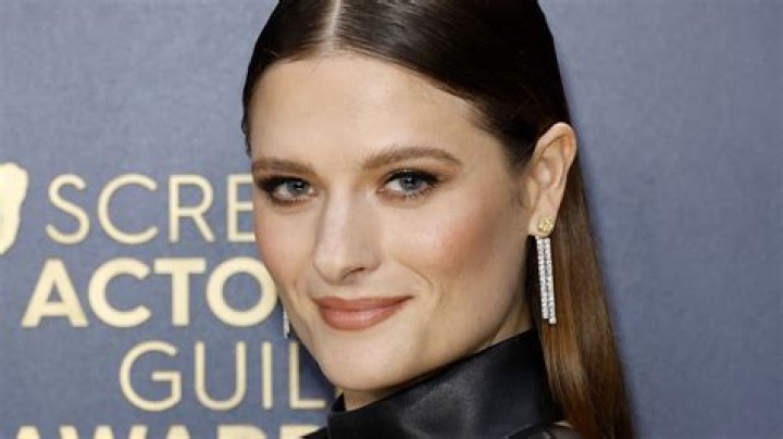 The Movies & Shows That Have Made Her The Most Nominated Performer Of All Time – Hollywood Life