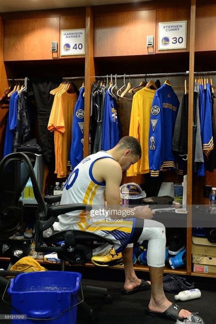 Her Flirty Message – Hollywood Life